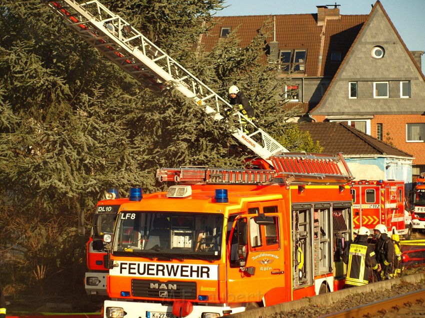 Feuer Koeln Ostheim Hardtgenbuscher Kirchweg P254.JPG
